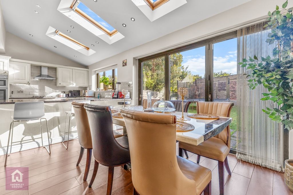 Property photo 3 of 28 Picture 3