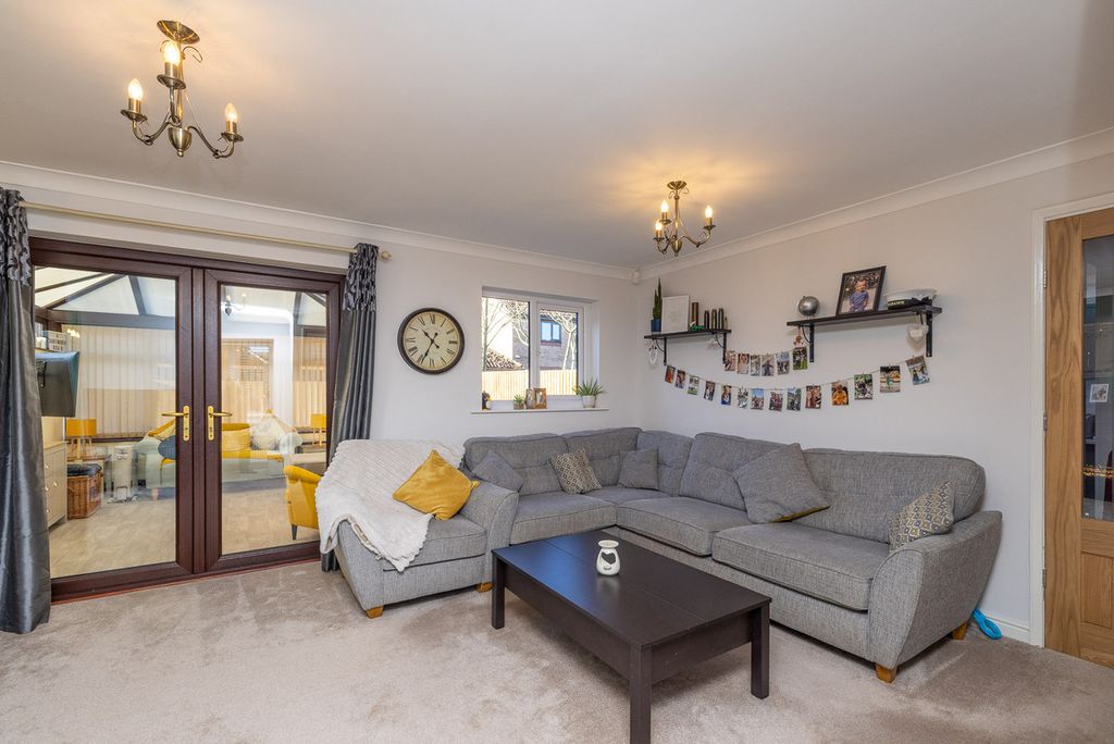 Property photo 3 of 13