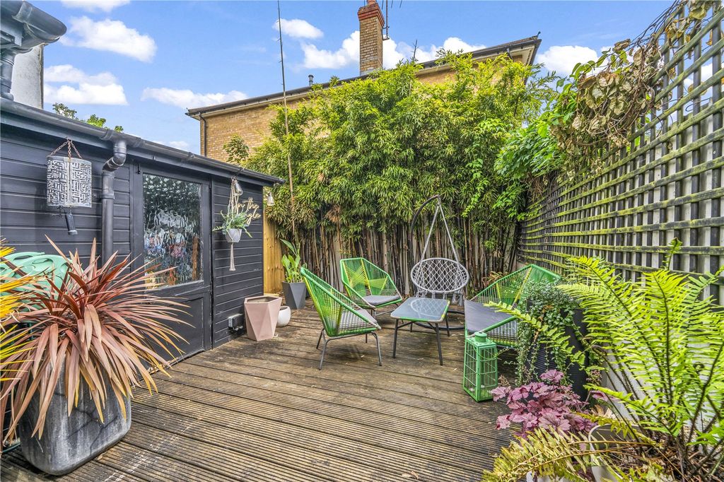 Property photo 2 of 11 Picture No. 14