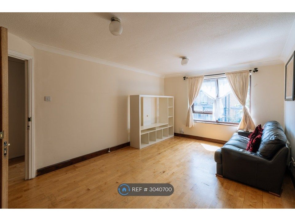 Property photo 1 of 15 Sitting Room