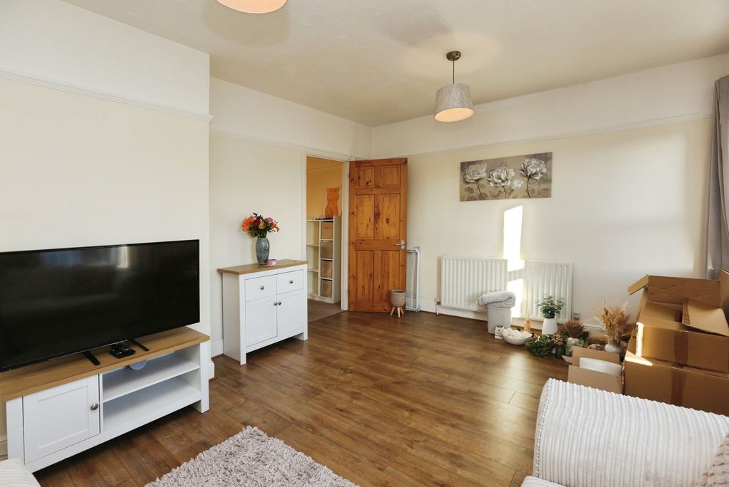 Property photo 3 of 16 Photo