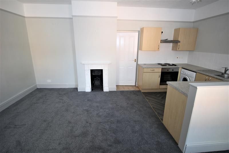 Property photo 3 of 6 Lounge Kitchen1