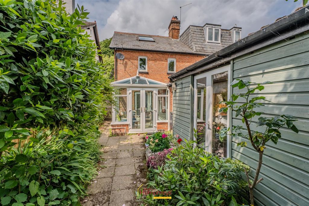 Property photo 2 of 22 9 Greenhill Close-04.Jpg