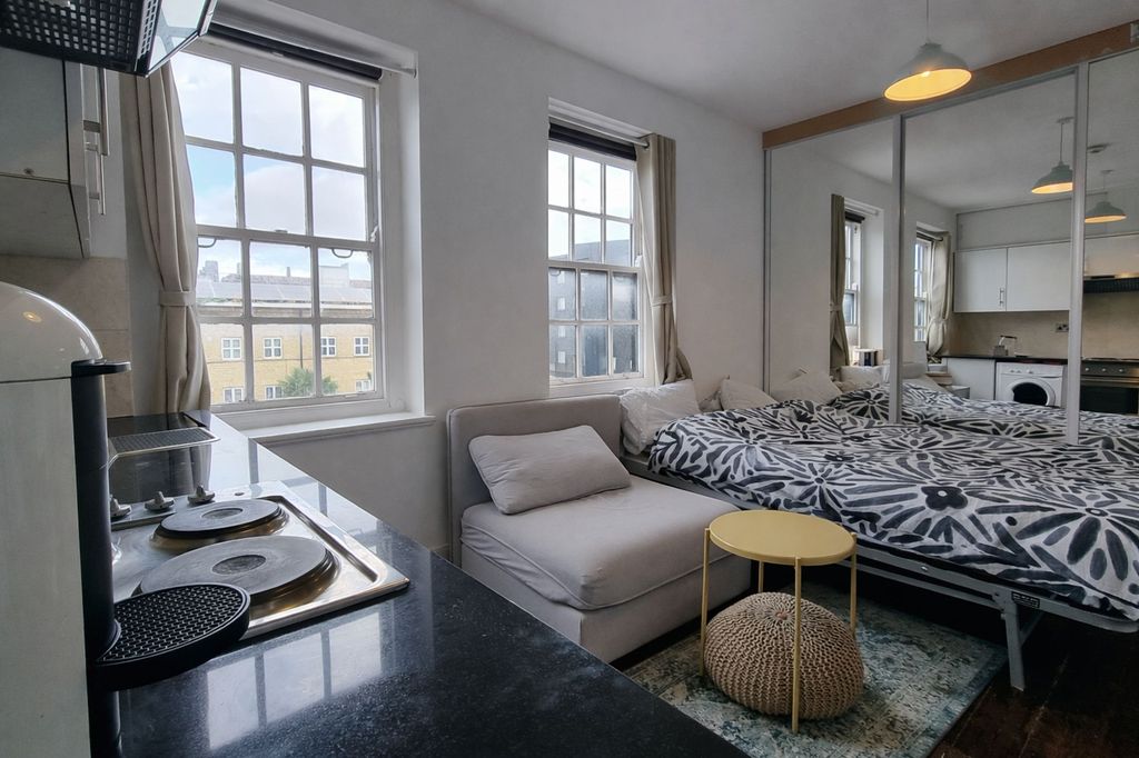 Property photo 1 of 5