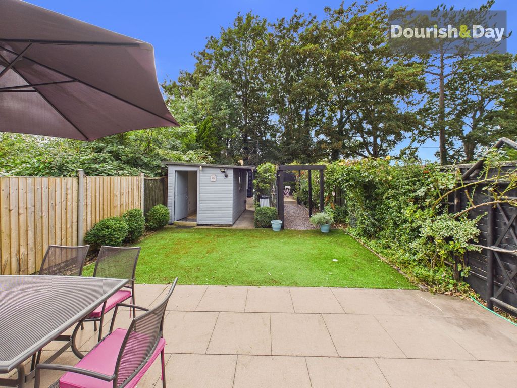 Property photo 3 of 27