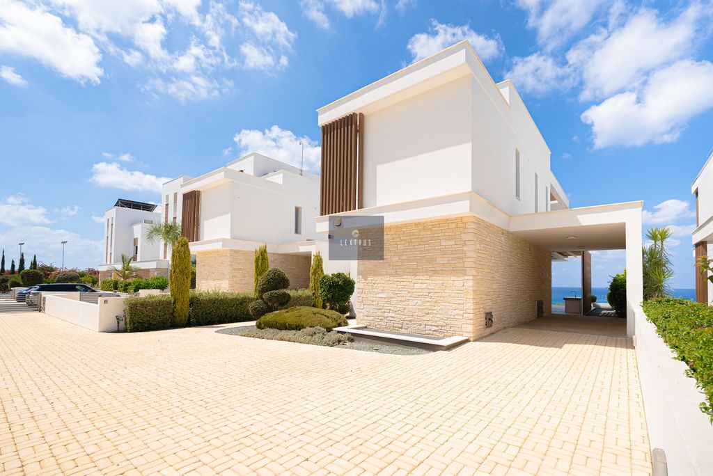 Property photo 3 of 25