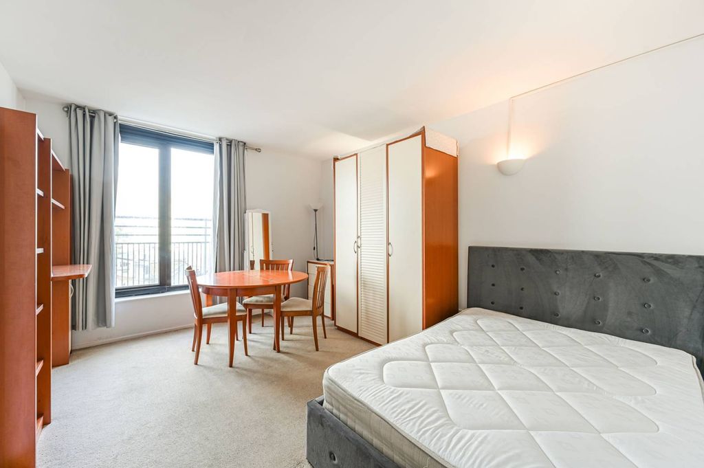 Property photo 2 of 5