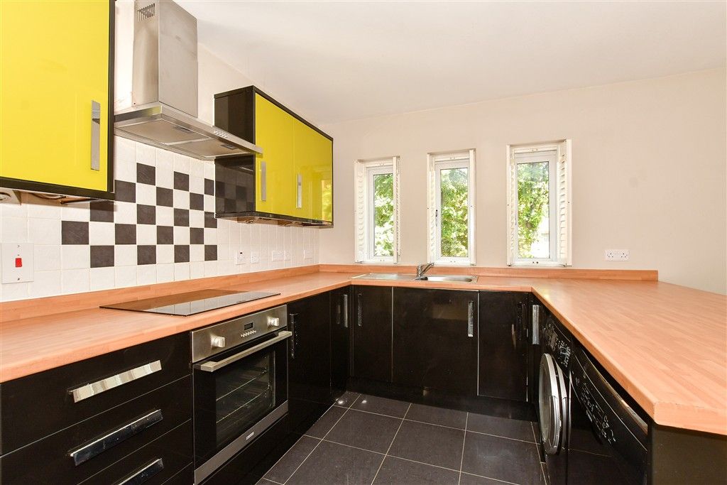 Property photo 3 of 14 Lounge/Kitchen