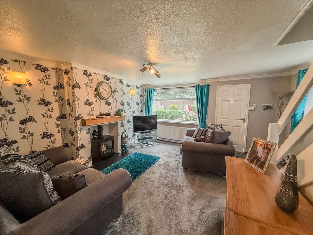 Property photo 2 of 12 Lounge