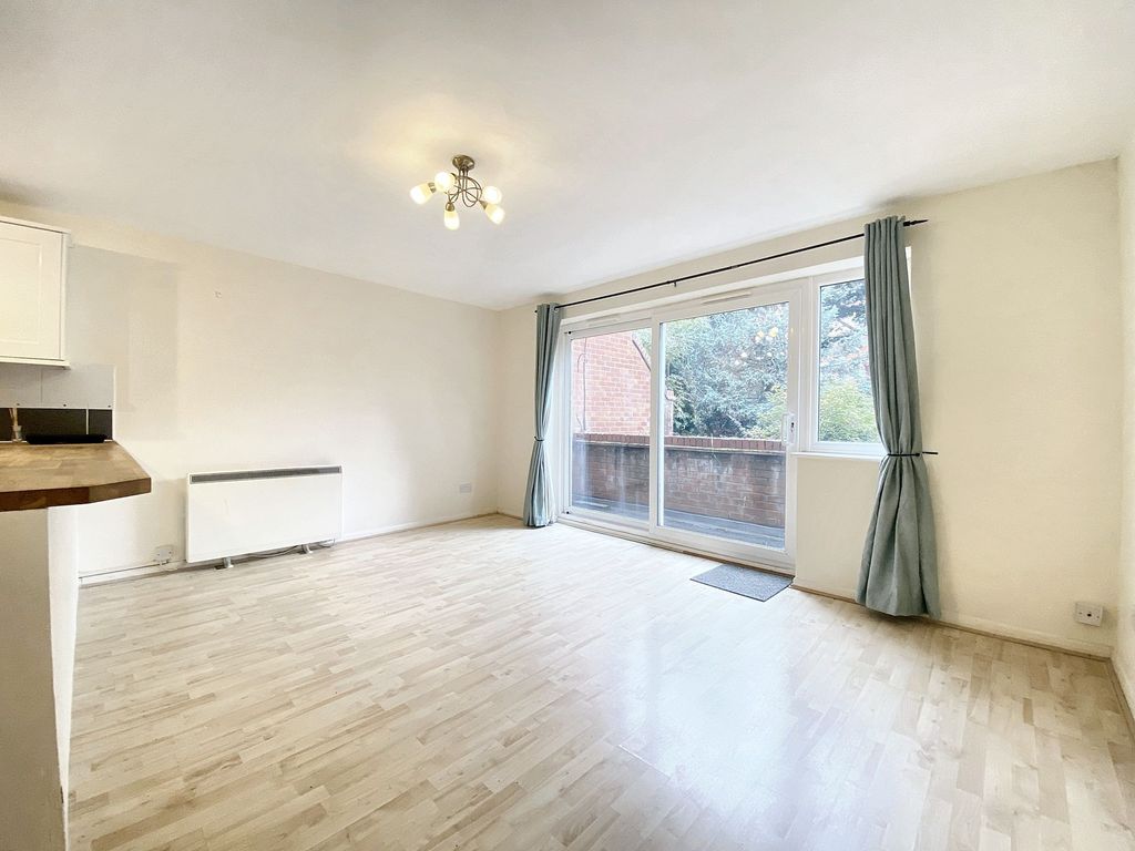 Property photo 3 of 6