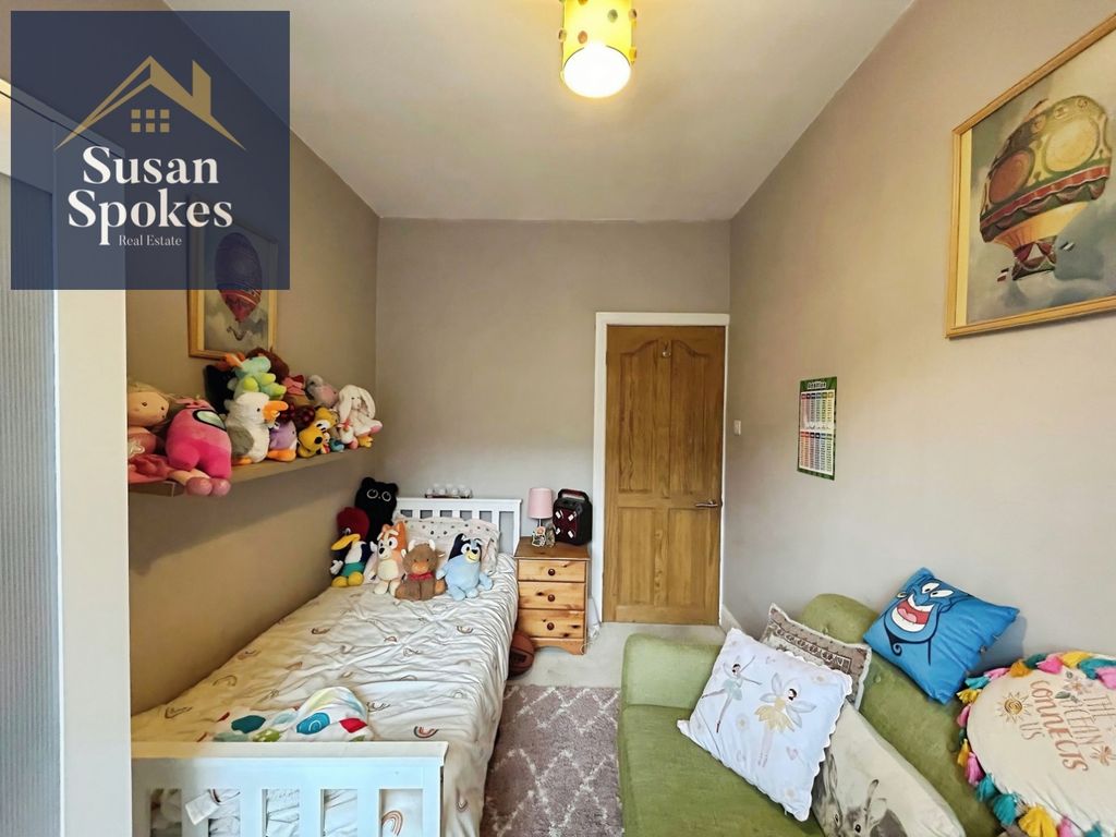 Property photo 3 of 11 Pbox-Img.Jpeg