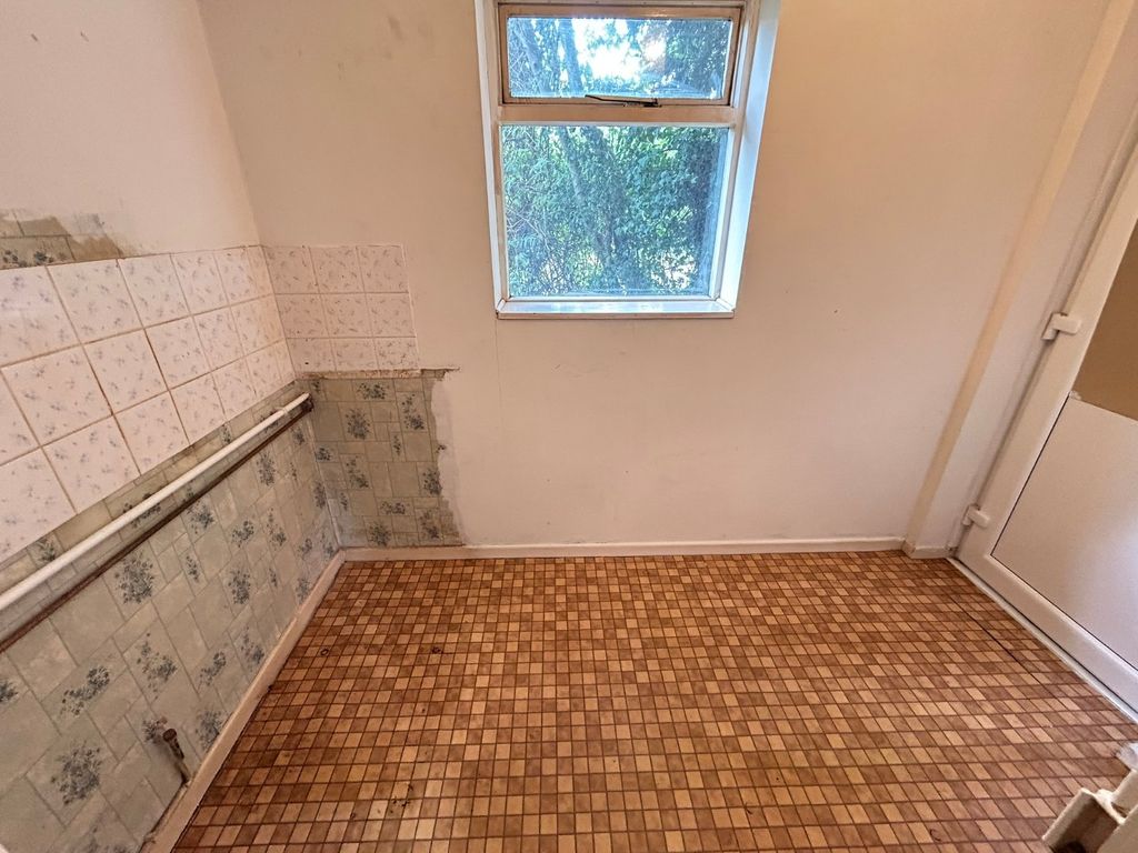 Property photo 3 of 18 Utility