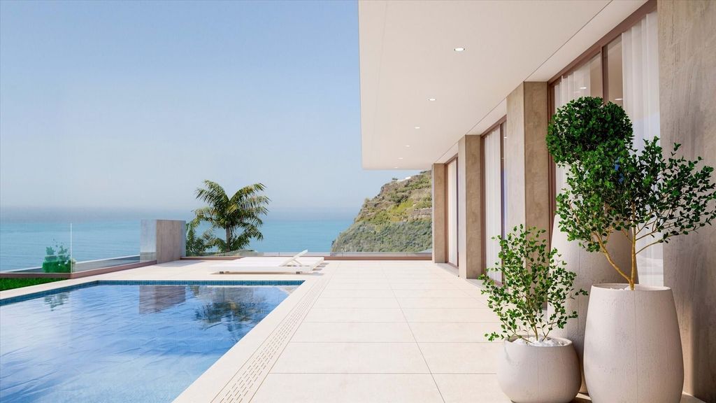 Property photo 1 of 39 House - 3 Bedrooms - Arco Da Calheta