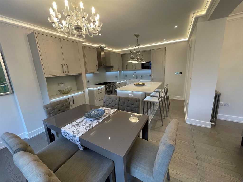 Property photo 3 of 15 21.Jpg