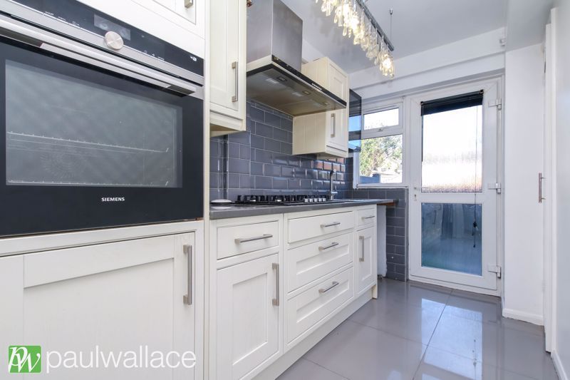 Property photo 3 of 9 Kitchen