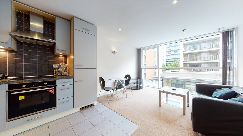 Property photo 1 of 3