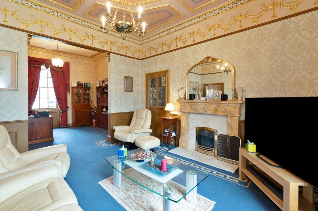 Property photo 3 of 65