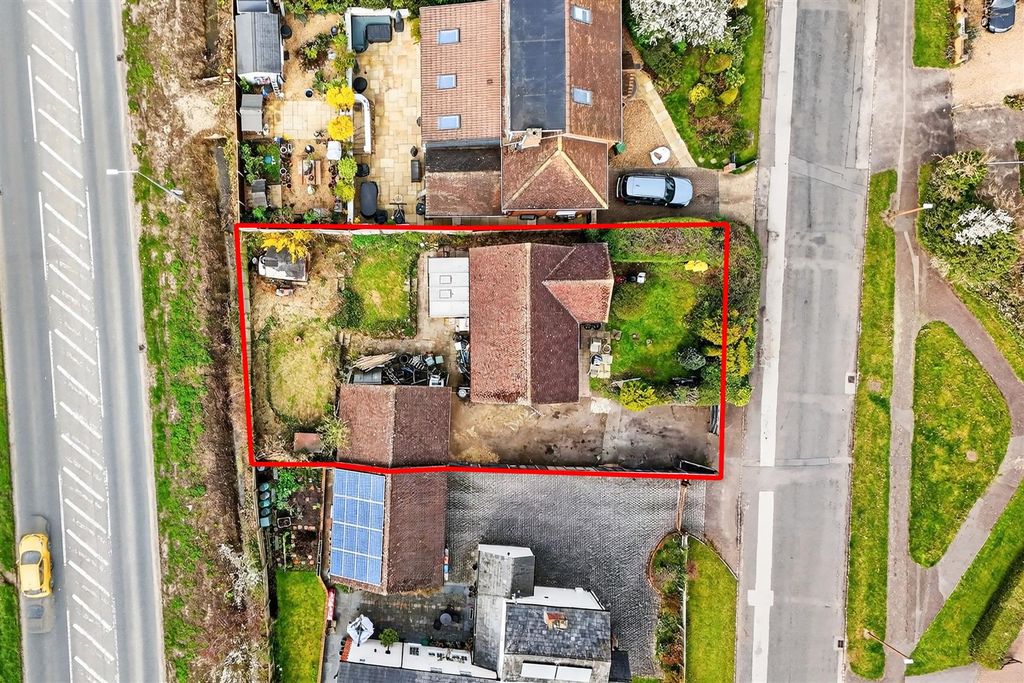 Property photo 3 of 24 76Londonrdweb13.Jpg