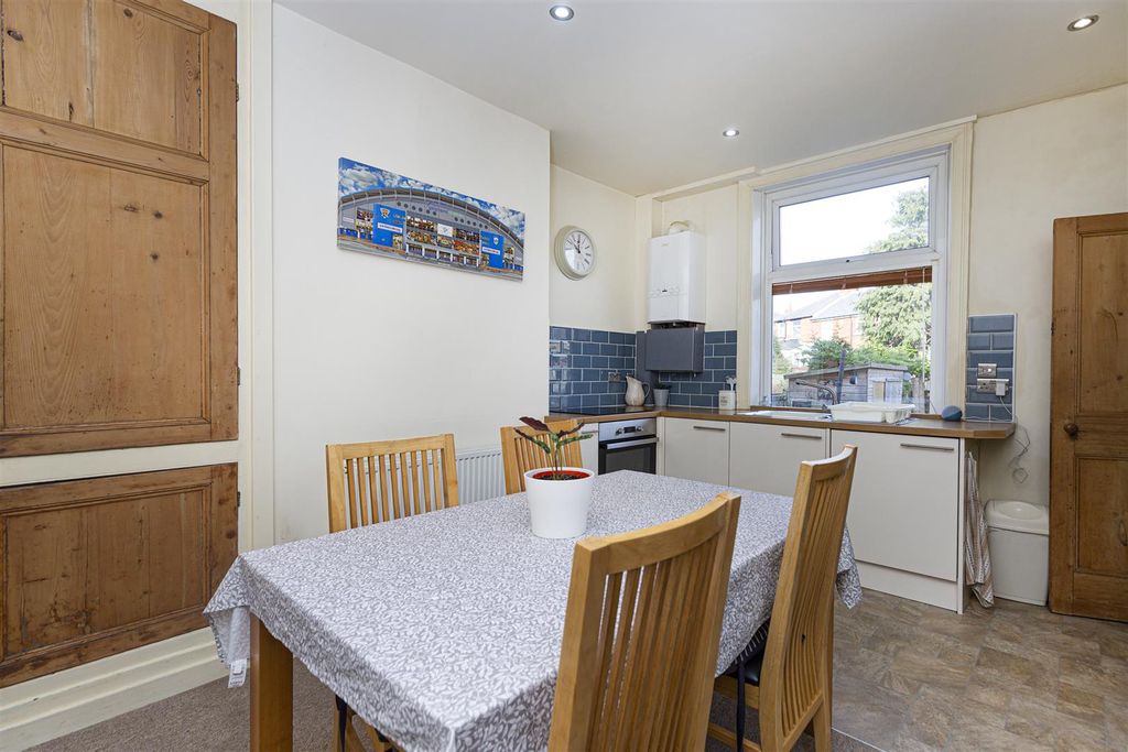 Property photo 3 of 24 Dining Kitchen