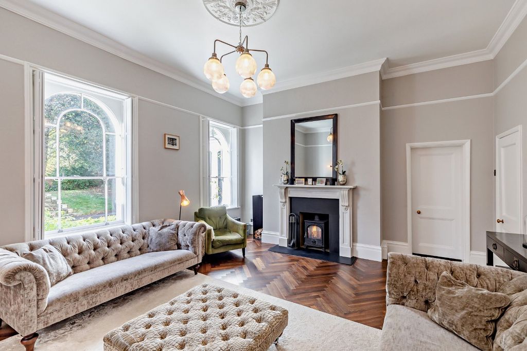 Property photo 2 of 15 Sitting Room