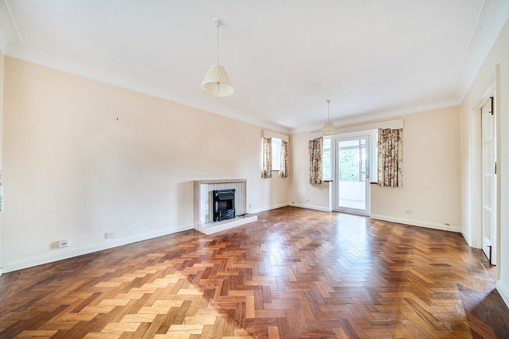 Property photo 3 of 11