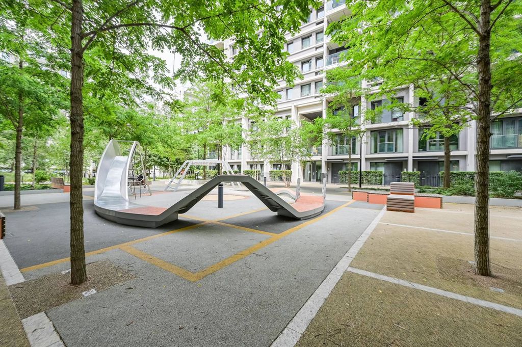 Property photo 3 of 33