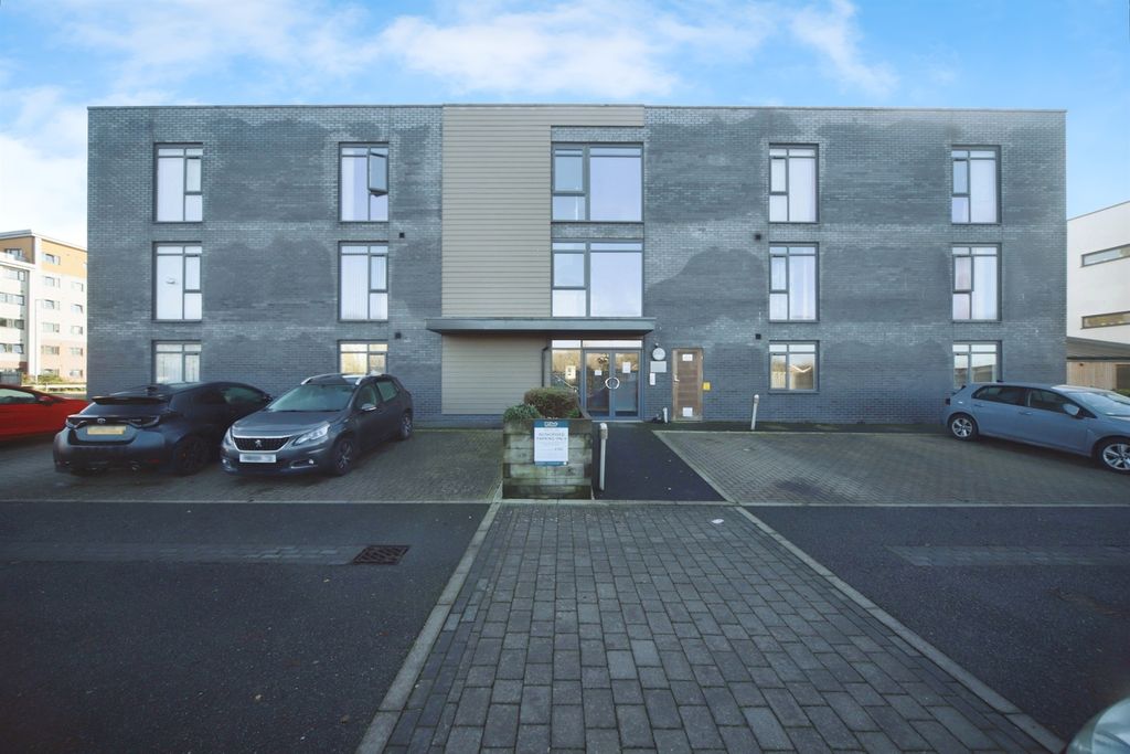 Property photo 1 of 11