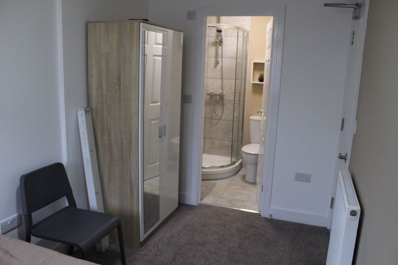 Property photo 3 of 11 Photo 12