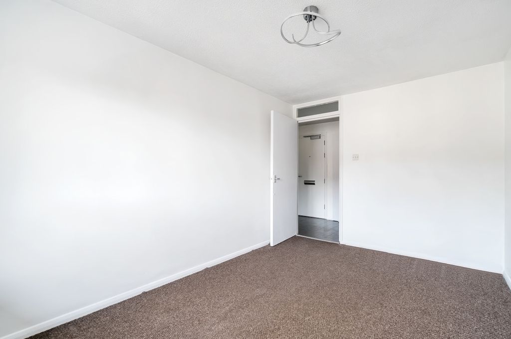 Property photo 3 of 11 Bedroom