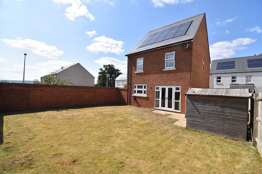 Property photo 3 of 18