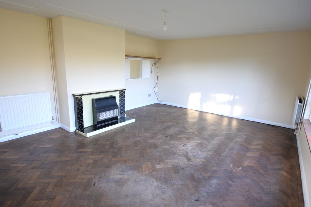 Property photo 3 of 23 Living Room