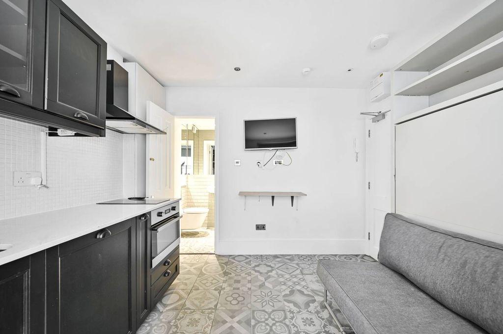 Property photo 2 of 3
