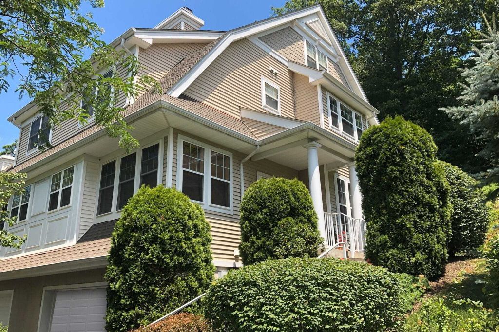 Property photo 1 of 30