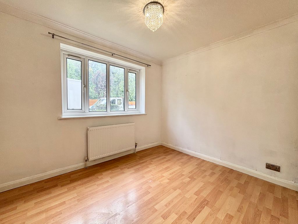 Property photo 3 of 6 Img_1652