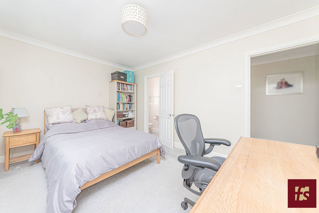 Additional image 26 of 5 bed detached house for saleTalisman Close, Crowthorne, Berkshire RG45