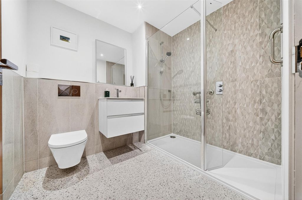 Additional image 11 of 2 bed flat for saleDrummond Hill, Inverness IV2