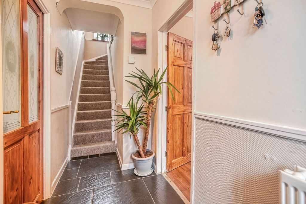 Property photo 2 of 25 Pbox-Img.Jpg