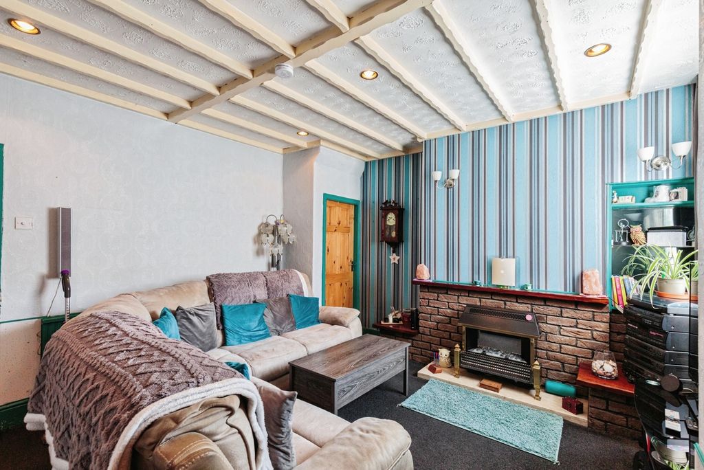 Property photo 2 of 17 Pbox-Img.Jpg