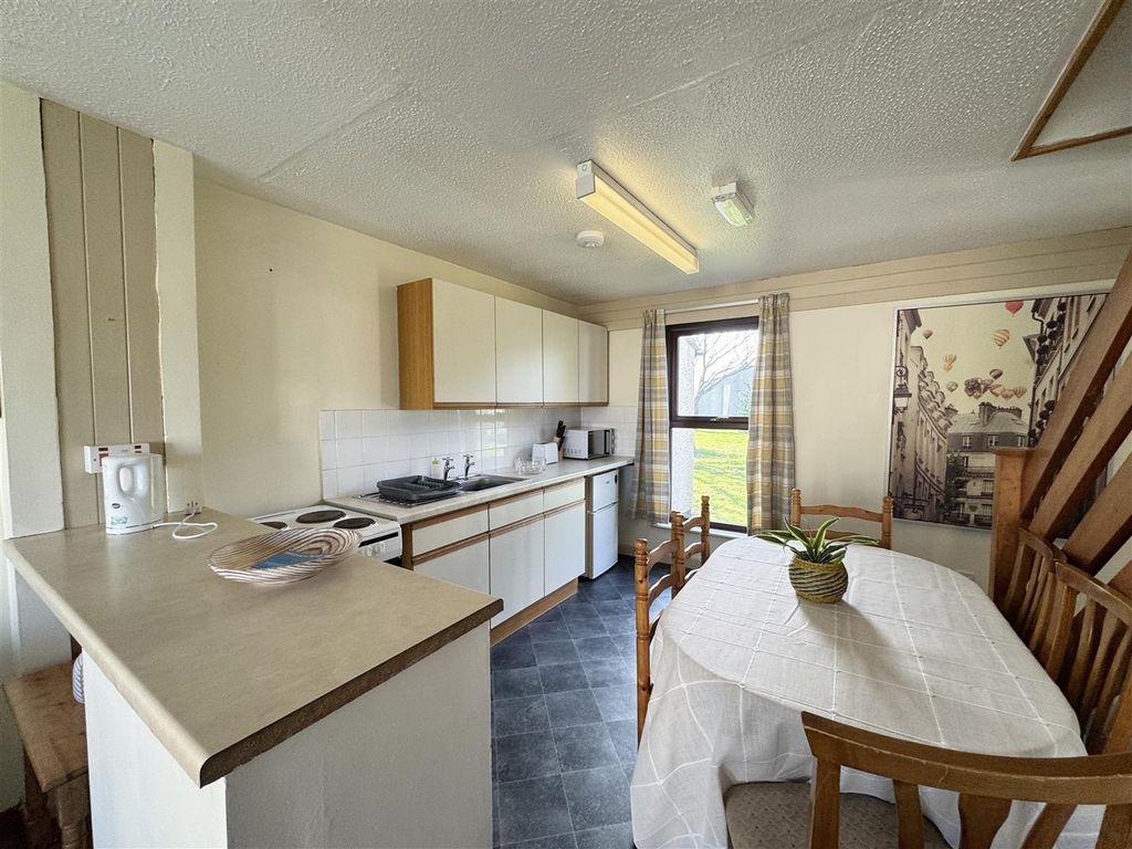 Property photo 3 of 13 Kitchen/Diner