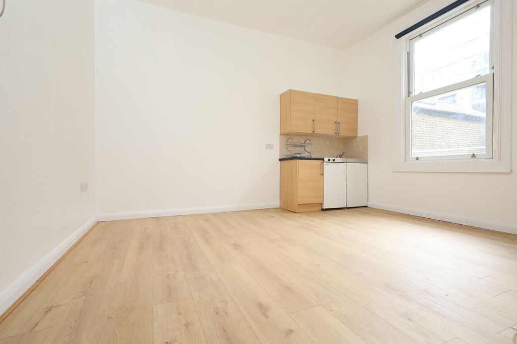 Property photo 1 of 3
