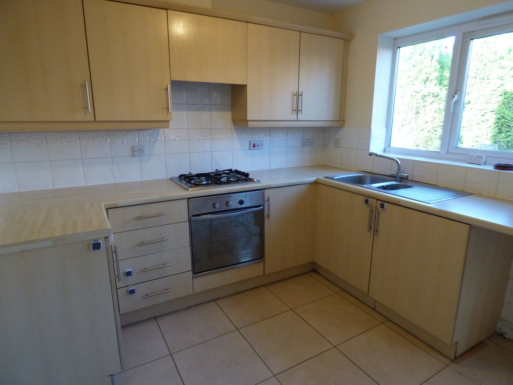 Property photo 3 of 15 Kitchen