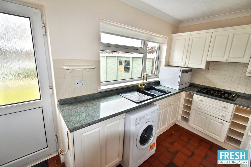 Property photo 3 of 27