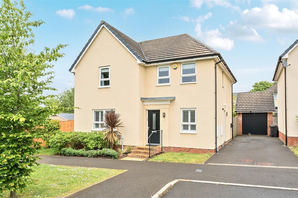 Property photo 1 of 21 Shortlands Front..Jpg