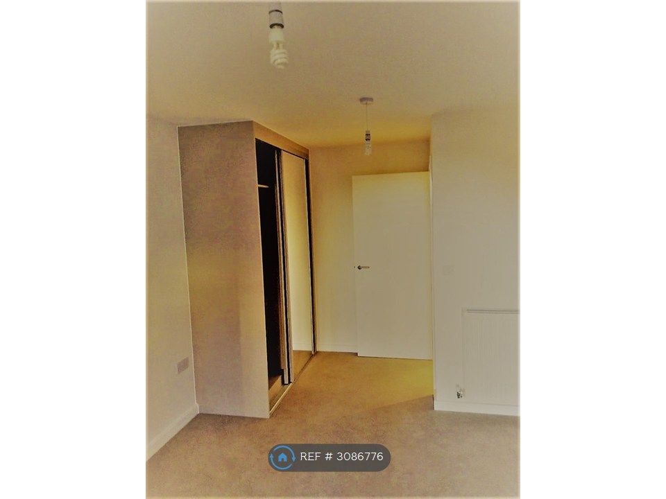 Property photo 3 of 9 Bedroom