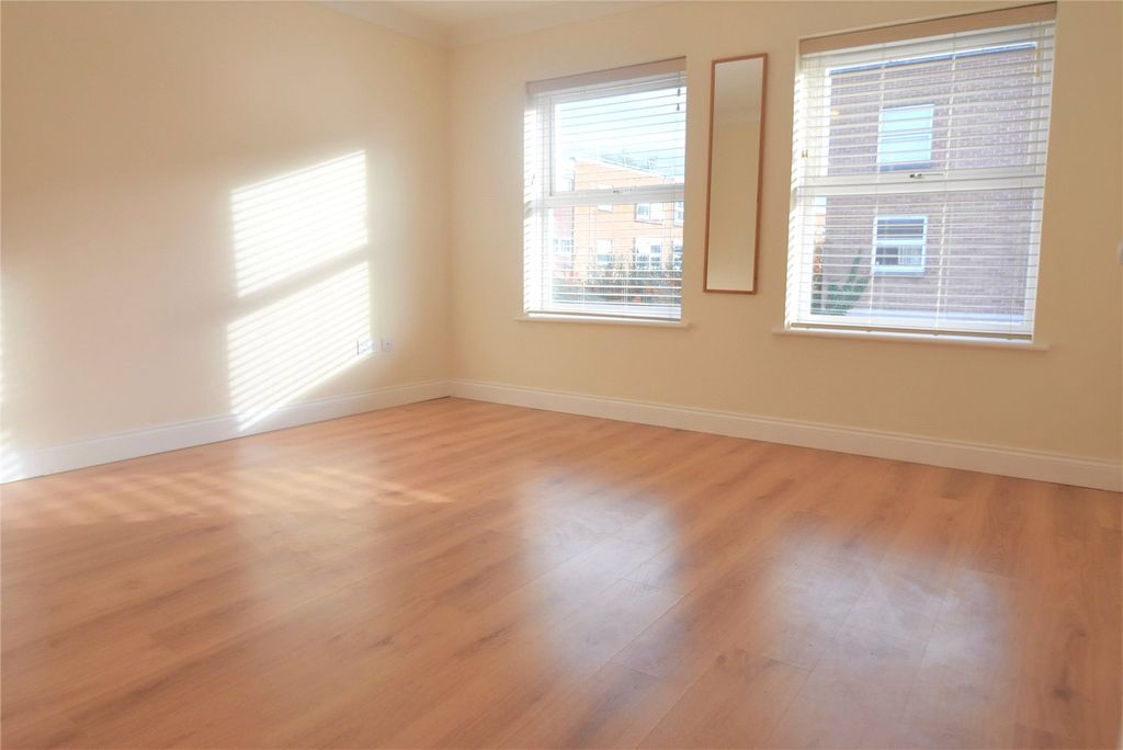 Property photo 2 of 5 Picture No. 15