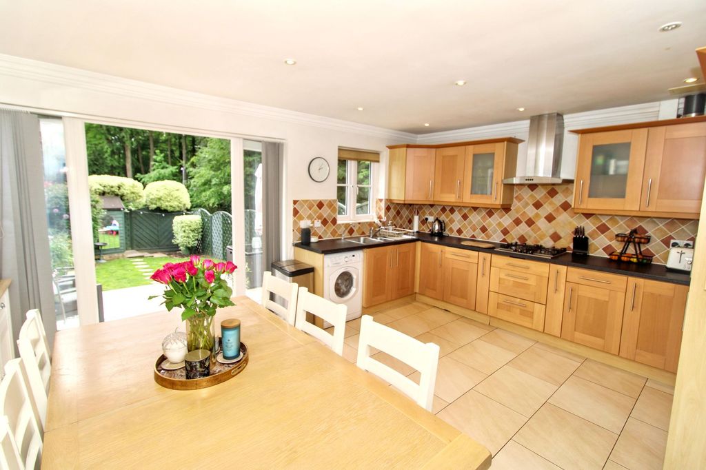 Property photo 2 of 21