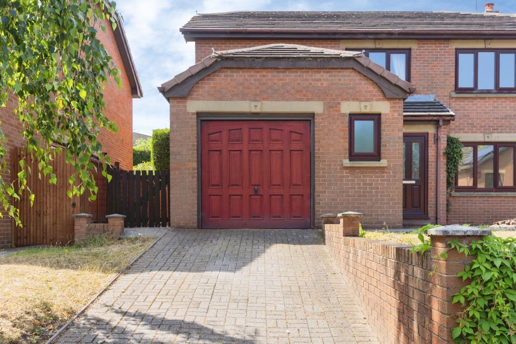 Property photo 2 of 17