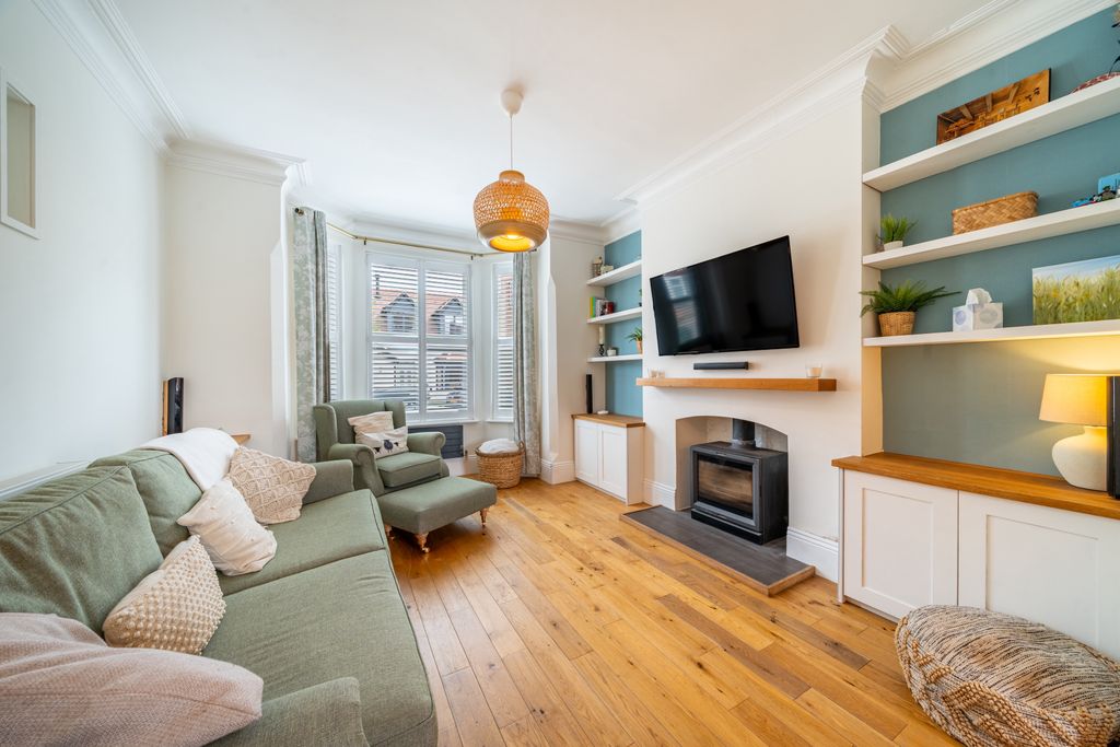 Property photo 2 of 17