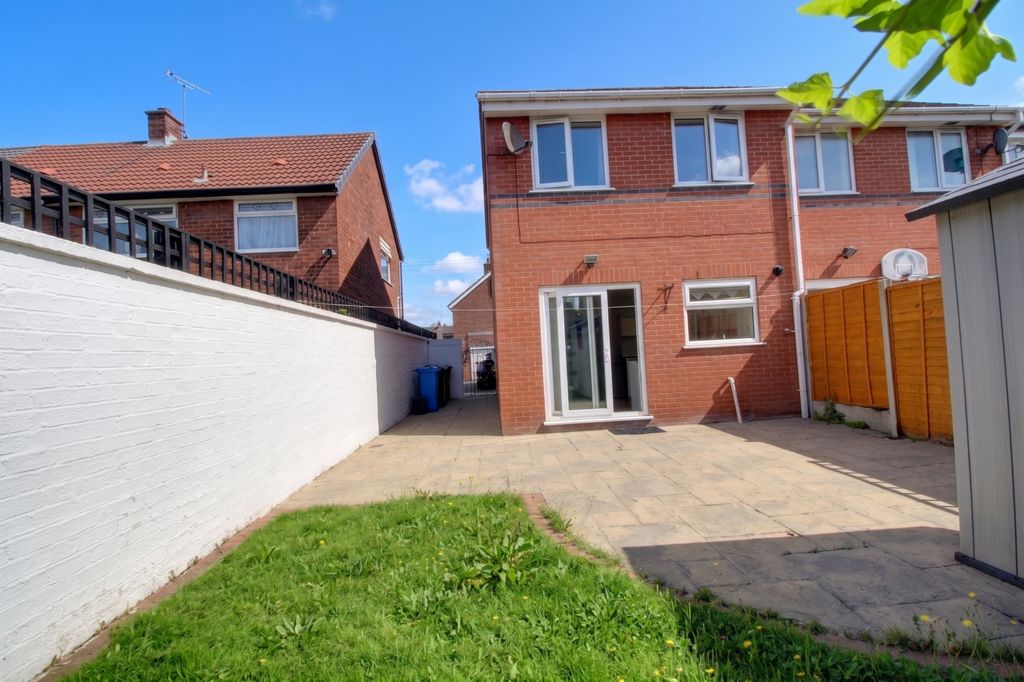 Property photo 3 of 11