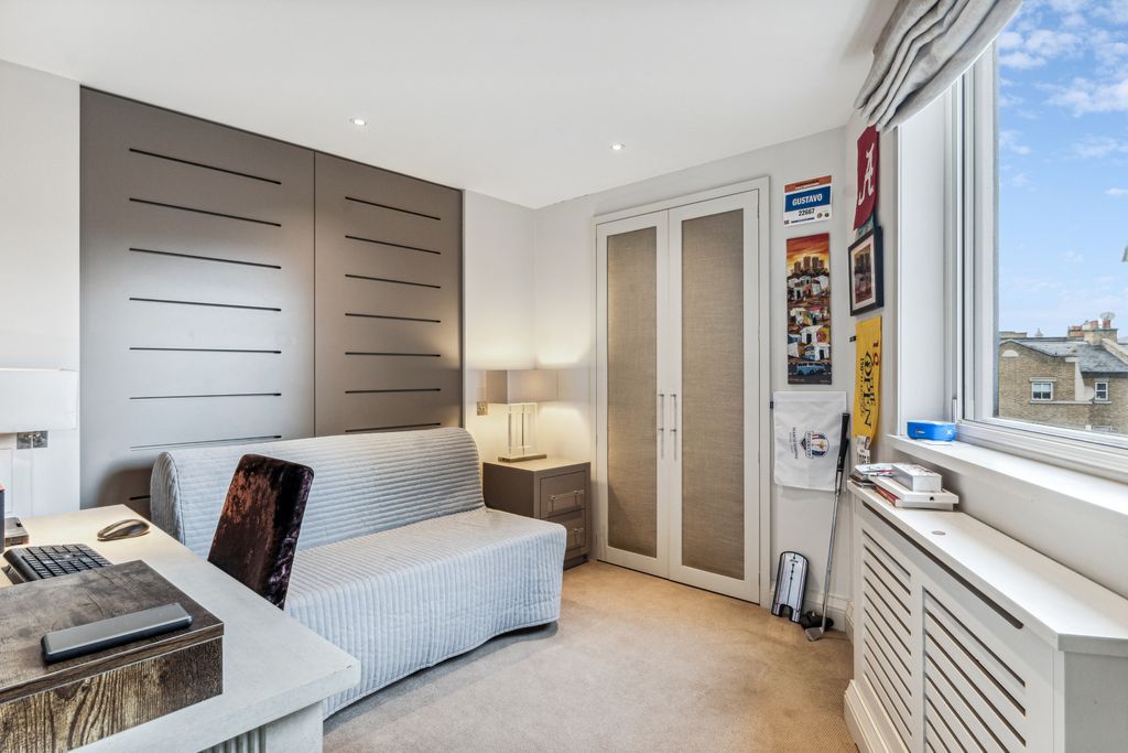 Property photo 3 of 12